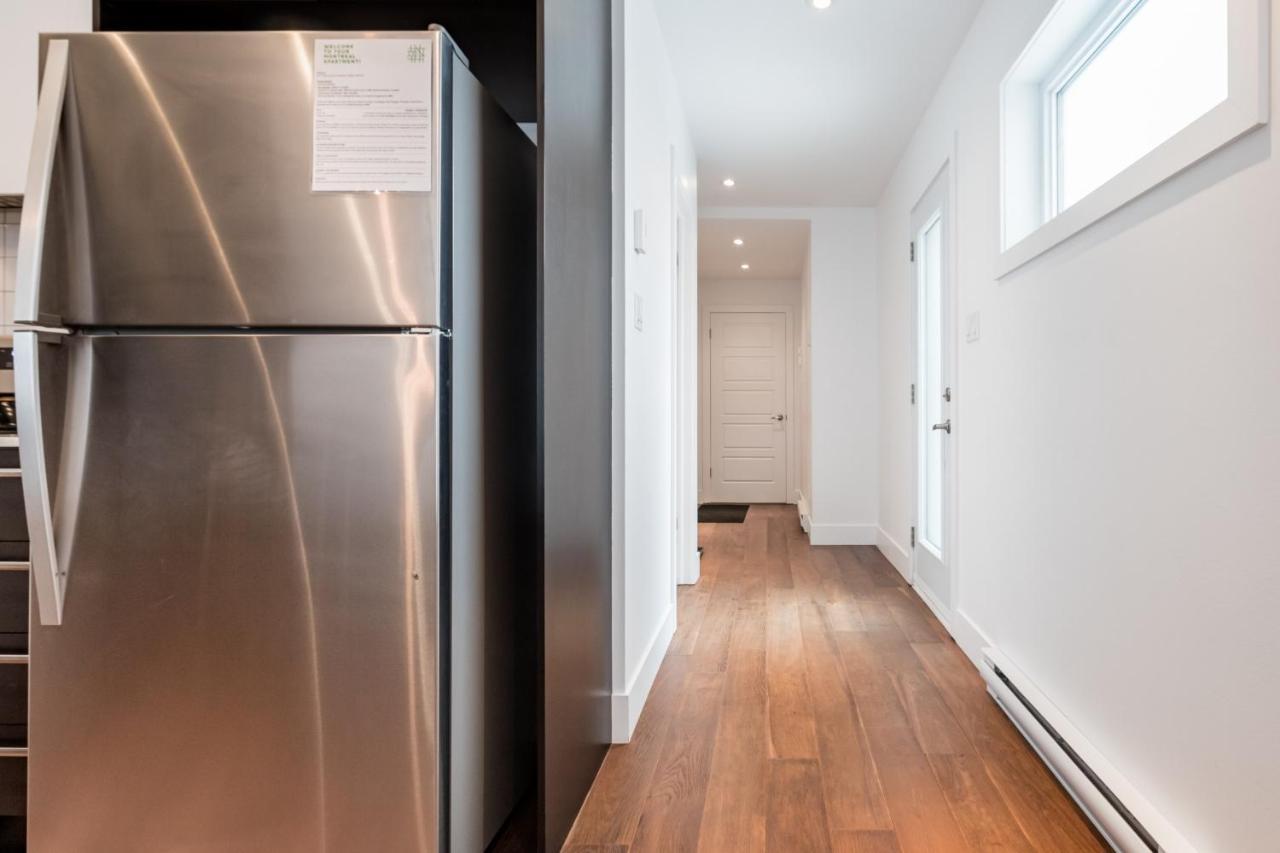 Sleek Condo In The Heart Of Little Italy By Den Stays Montréal Quarto foto
